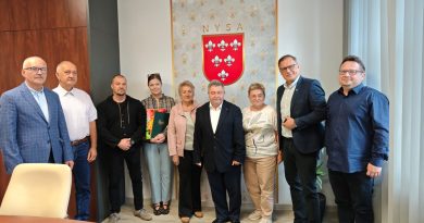 Przedstawiciele ogrodów Nyskich oraz władze OZ PZD w Opolu u Burmistrza Nysy Kordiana Kolbiarza